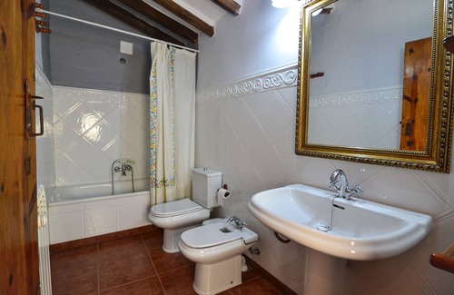 Benassal House | Relax at Mas de Tenesa with Spa and Family-Friendly Amenities