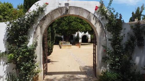 Arles Villa | Idyllic Mas des Bécasses in Provence with Pool & Ocean Views