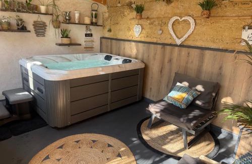 Merindol Bed & Breakfast | Indulge at Mas des Bômes: 4-Star Oceanfront Retreat