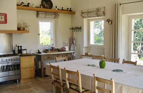 Eygalieres Villa | Experience Tranquility at Mas des Collines in Provence