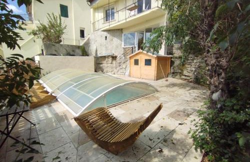 Laurac-en-Vivarais House | Mas Des Genêts