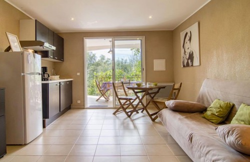 Bauduen Apartment | Relaxing Retreat at Mas des Grives with Spa & Family Amenities