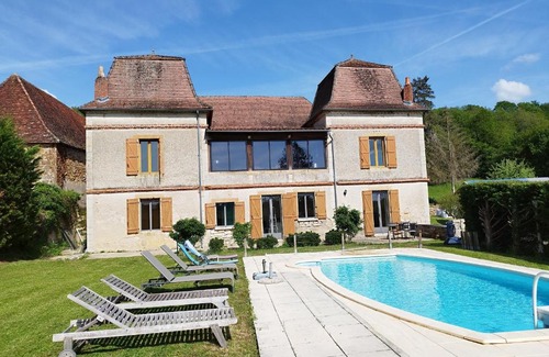 Lissac-et-Mouret House | Discover Mas des Maries: Family-Friendly Haven with Pool