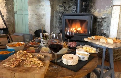Charmes-sur-l'Herbasse House | Cozy Gîte Rose at Mas des Poutres with Ocean View
