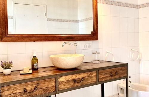Eyragues Bed & Breakfast | Inviting Stay at Mas des Prevots B&B with Pool & Breakfast
