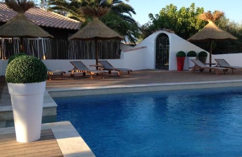 Saintes-Maries-de-la-Mer Hotel | Discover Mas des Rièges & Spa: Pet-Friendly Oceanfront Retreat