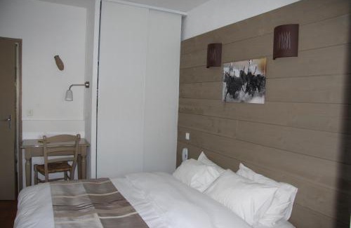 Saintes-Maries-de-la-Mer Hotel | Oceanfront Escape at Mas Des Salicornes with Pool Access