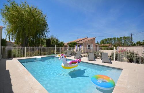 L'Isle-sur-la-Sorgue House | Idyllic Mas et Gite de la Picholine with Oceanfront Pool