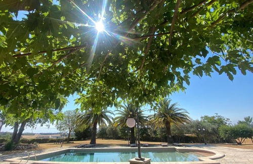 Pujals dels Cavallers Bed & Breakfast | Discover Mas Feliu Turismo Rural: Oceanfront Paradise Awaits