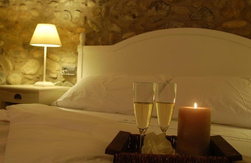 Sant Gregori House | Relax at Mas Font: Pet-Friendly with Pool & Hot Tub