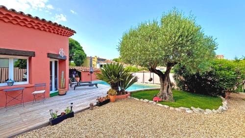 Plage de la Garonnette Villa | Experience Mas Garonnette: Oceanfront Family Retreat