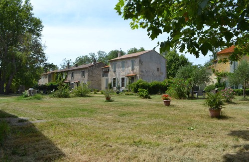 Mas Thibert House | Idyllic Mas Icard in the Enchanting Small Camargue