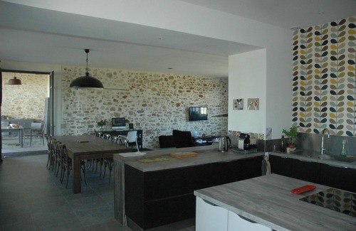 Caderousse Other | Tranquil Mas in Provence Nestled Among Breathtaking Vineyards