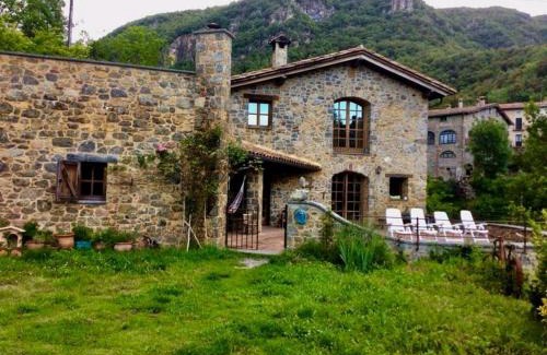 Beget Ski Chalet | Experience Mas La Cabanya: A 4-Star Mountain Retreat