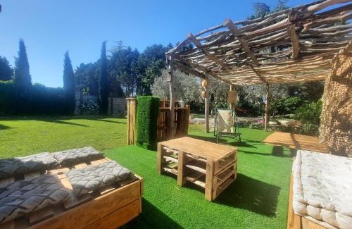 Pujaut House | Experience Mas "La Maison de mon Père" Near Avignon