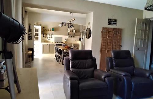 Cheval-Blanc House | Guest Rated 10/10 at Mas Laurie with Pool & Family Fun
