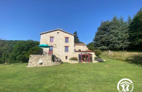 Saint-Laurent-de-Cerdans House | Guest Rated 9.8: Family-Friendly MAS LO BOACH Hotel