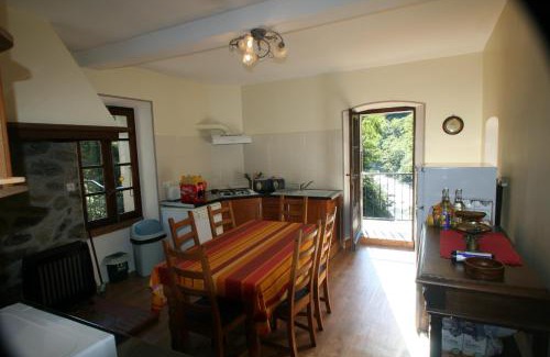 Le Tech House | Pet-Friendly Retreat at Mas Manyaques with Pool Access