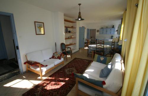 Le Tech House | Pet-Friendly Retreat at Mas Manyaques with Pool Access