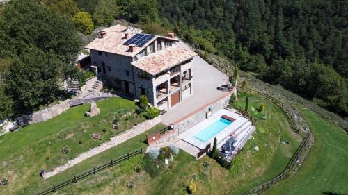 Gombren House | Family Retreat at Mas Merolla - Pet Friendly with Pool