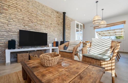 Sant Jaume d'Enveja House | Family-Friendly Stay at Mas Midó with Accessible Amenities