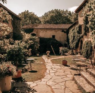 Genolhac House | Experience Mas Nouveau: 4-Star Family Hotel with Hot Tub