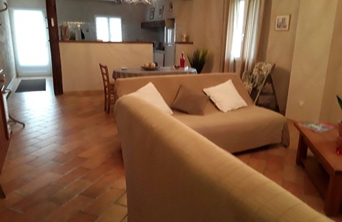 Albaron Cottage | Discover Judge Gite with Pool in Traditional Mas Camargais