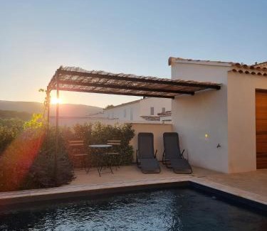Malaucene House | Mas Partout: Oceanfront Getaway with Spa and Pool Access