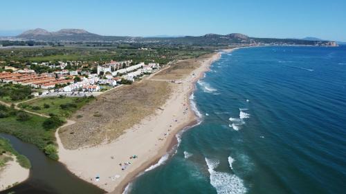 Mas Pinell Apartment | Mas Pinell 31C: Family-Friendly Retreat with Pool & Pets