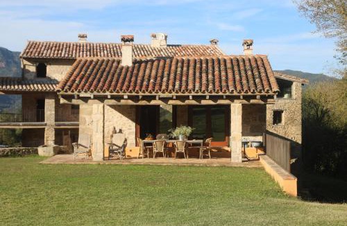 Santa Pau Villa | Family-Friendly Mas Planadevall: 4-Star Guest Rated at 9.5