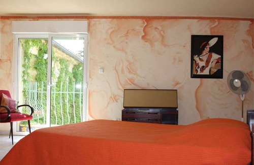 Serignan-du-Comtat Other | Discover Mas Provençale: Poolside Retreat on 8 Hectares