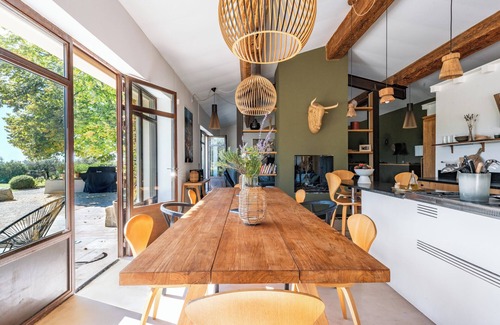 Caromb House | Discover Mas Provençal with Pool & Spa in Vineyards