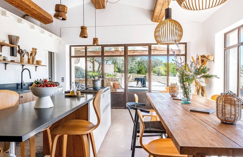 Caromb House | Discover Mas Provençal with Pool & Spa in Vineyards