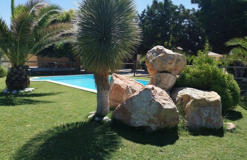 Courthezon House | Cozy Mas Provençal with Pool in Picturesque Provence