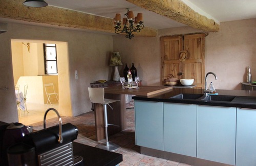 Monieux House | Chic Mas Provençal Loft with Pool, Rated 10/10 for Comfort