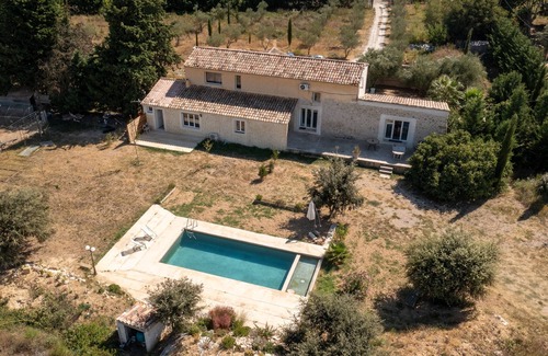 Roquemaure House | Relax at Mas Provençal Lou Pesquie with Pool & Spa