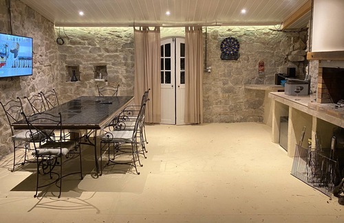 La Motte House | Enchanting Mas Provençal with Pool & Family-Friendly Amenities