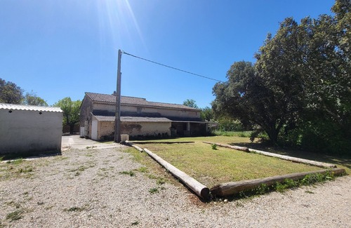 Carpentras House | Discover Mas Provençal Near Mont Ventoux: Family & Pet Welcomes