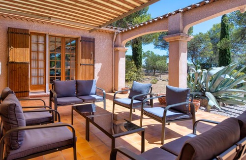 Le Muy Villa | Unforgettable Stay at Mas Provençal with Pool & Hot Tub