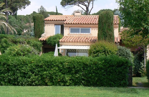 Guerrevieille Villa | Idyllic Sea View Retreat Near Saint Tropez - Pet Friendly