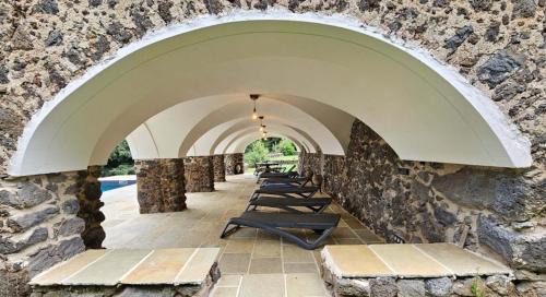 Olot House | Experience Mas Puig De Baix with Oceanfront Pool Access