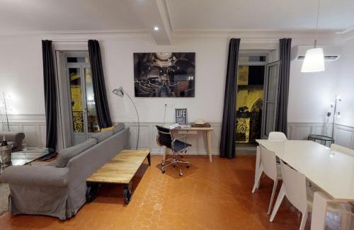 Ecusson Apartment | Experience Mas Saint Côme: 4-Bedroom Apartment in History