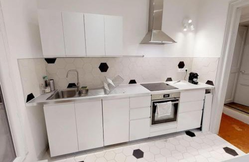 Ecusson Apartment | Experience Mas Saint Côme: 4-Bedroom Apartment in History
