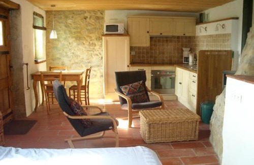 Prats-de-Mollo-la-Preste House | Discover Mas Taillet Le Camelia - Family-Friendly Retreat