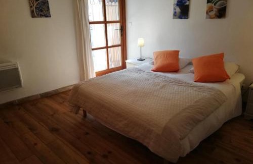 Vauvert Bed & Breakfast | Unforgettable Stay at Mas Tolosan with Oceanfront Views