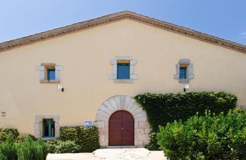Palafolls Villa | Pet-Friendly Mas Tortós: 4-Star Retreat with Pool Access