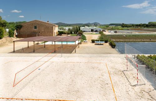 Palafolls Villa | Pet-Friendly Mas Tortós: 4-Star Retreat with Pool Access