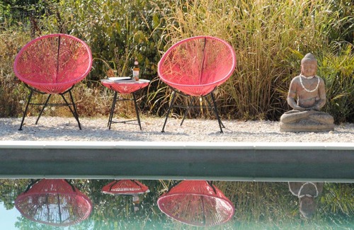 Entrechaux House | Discover Mas Tour du Monde: Family-Friendly Haven