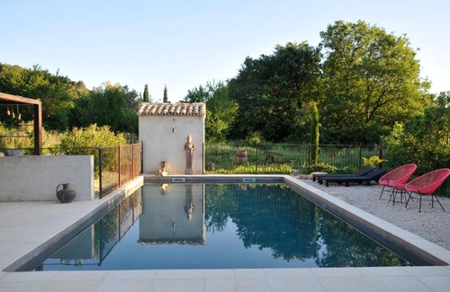 Entrechaux House | Discover Mas Tour du Monde: Family-Friendly Haven