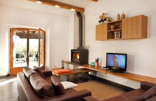 Fontanilles House | Relax at Mas Vermell: Oceanfront Retreat with Pool Access